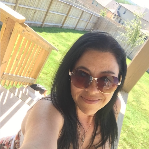 Meet your Posher, Tangie - Picture 3 of 3